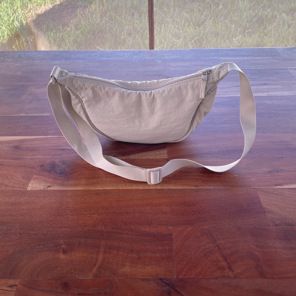 Uniqlo Belt Bag in Light cream - Picture 5 of 5